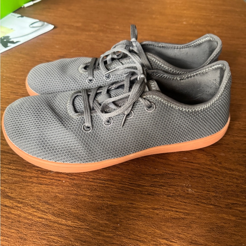 Like new WHITIN BAREFOOT sneakers